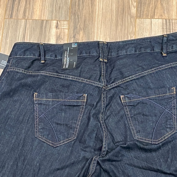 Lane Bryant Distinctly Boot Right Fit Jeans. Size 20 Petite - Picture 4 of 4